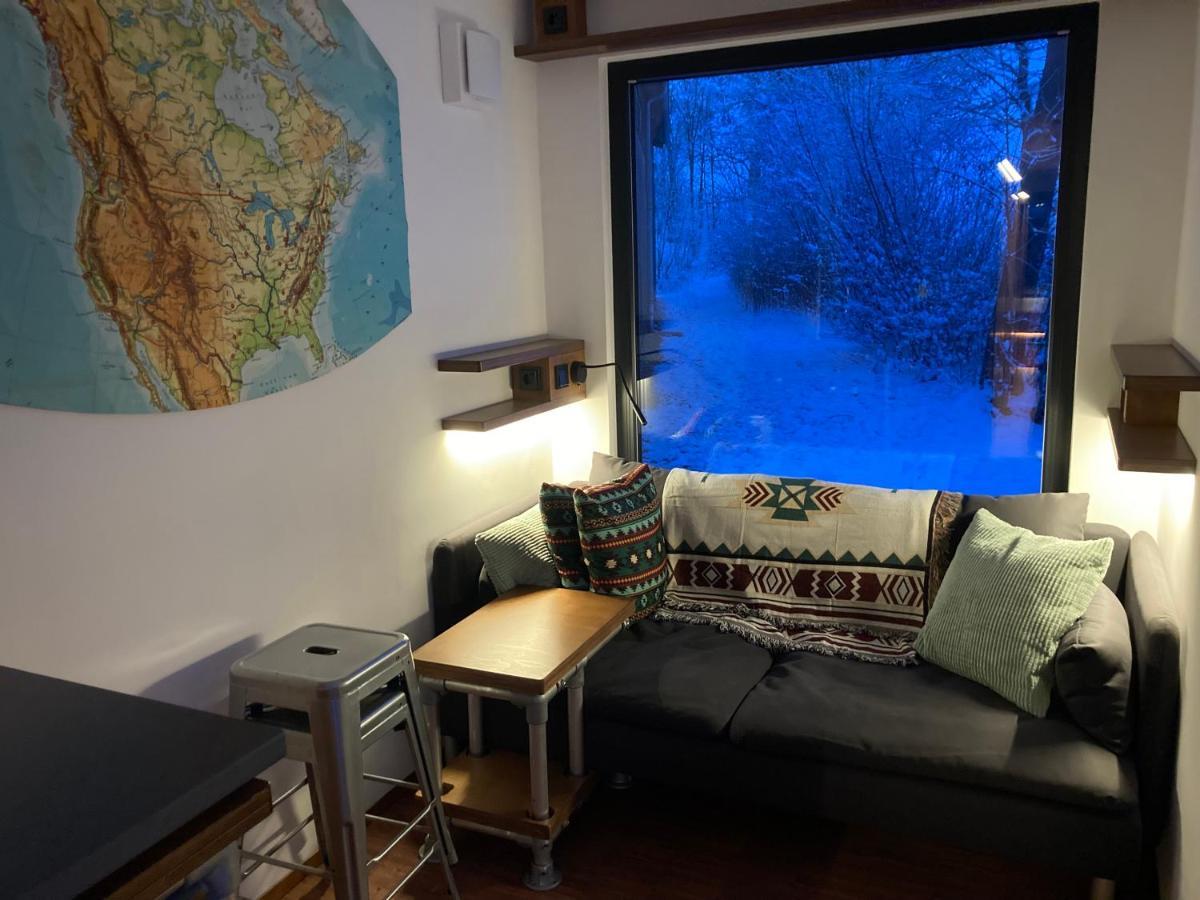 Tiny House Im Seecontainer Mit Parkplatz, Glasfaser, Netflix, Veranda Und Gehobener Ausstattung Coburg Exterior foto
